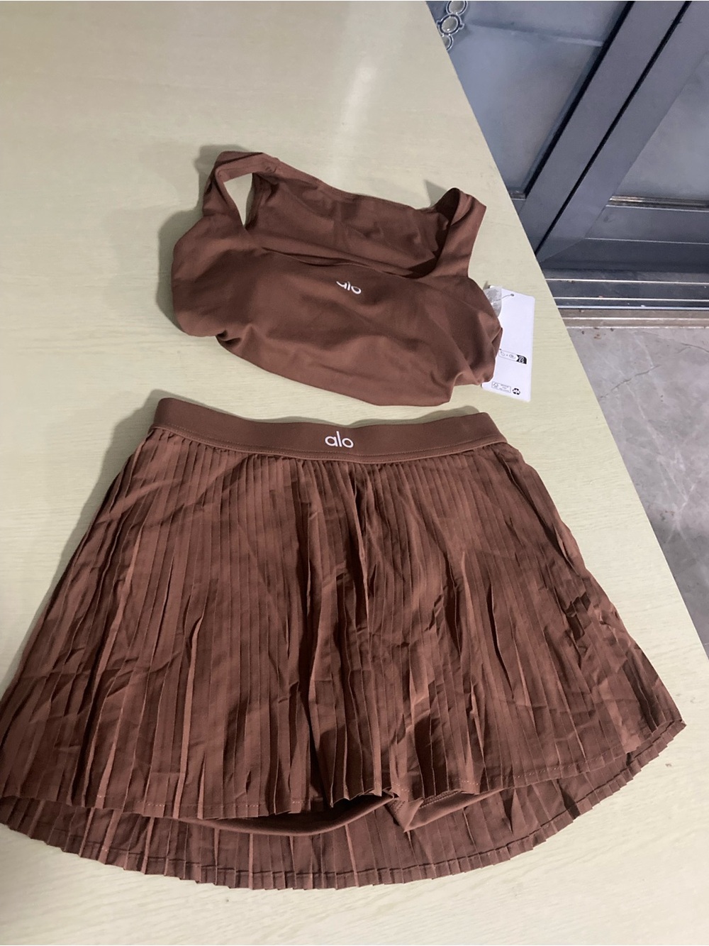 ALO Yoga Brown Pleated Midi Skirt - Picture 3 of 6